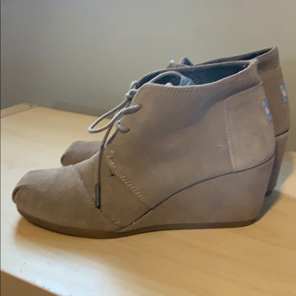 TOMS  booties - Picture 1 of 8